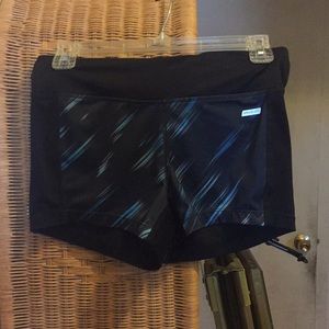 Short short workout shorts size M